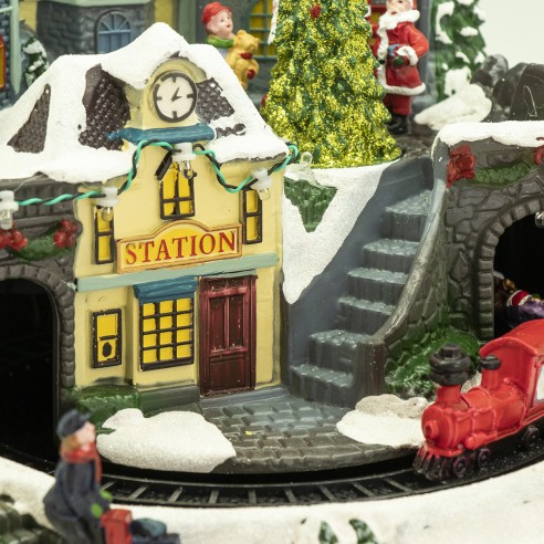 Villaggio di Natale musicale con luci e stazione treno Domus dettaglio
